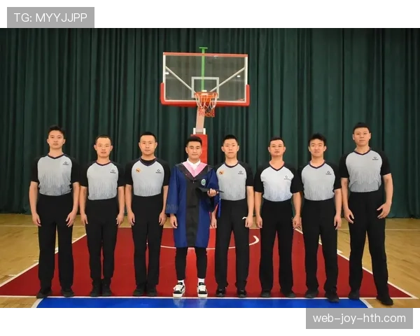 篮球裁判必懂:如何正确执行换人流程确保不违规 篮球裁判必懂:如何正确执行换人流程确保不违规